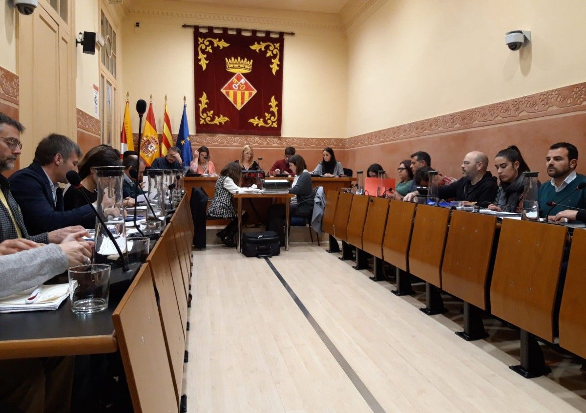 El ple aprova el Pressupost amb els vots a favor del govern i l'abstenció d'ERC