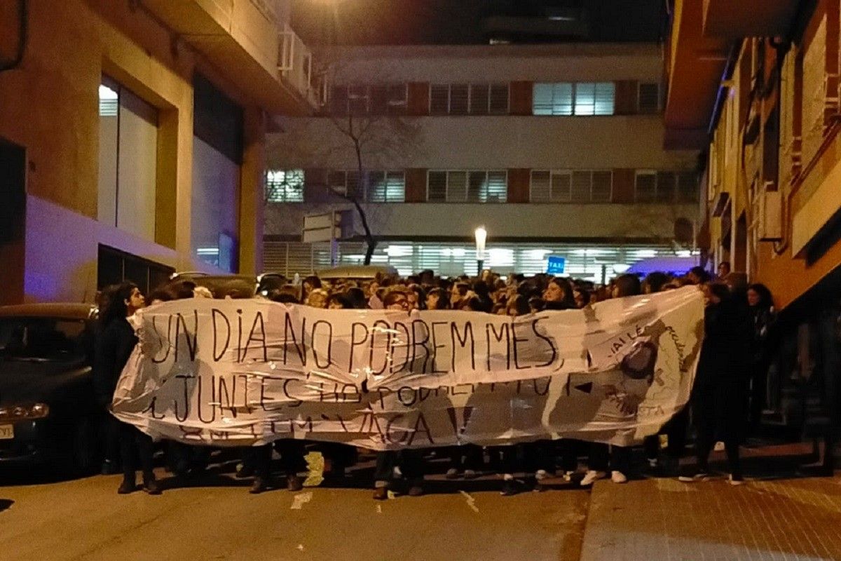 Dones del Vallès es manifesten a Rubí en la vigília del 8M