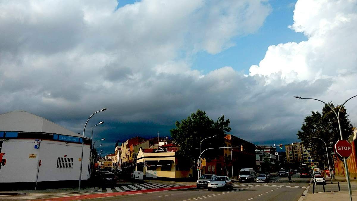 Núvols sobre el cet de Sabadell 