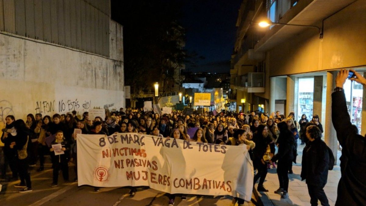 Multitudinària manifestació per la jornada de vaga feminista