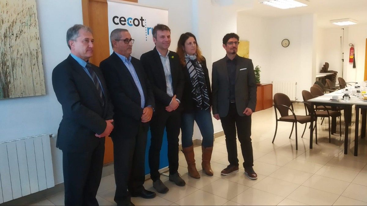 Xavier Corbera i alguns membres del seu equip es reuneixen amb Cecot-Rubí