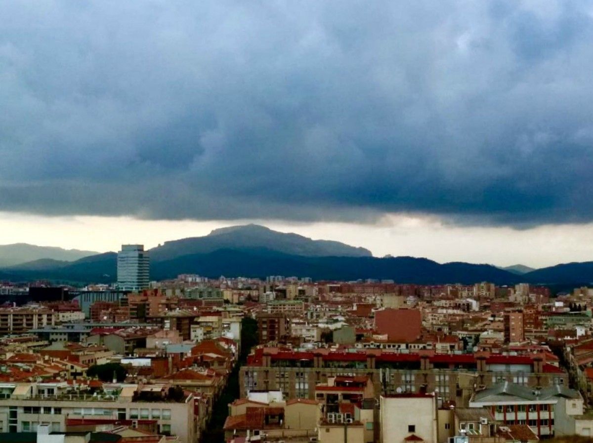 Núvols arribant a Sabadell 