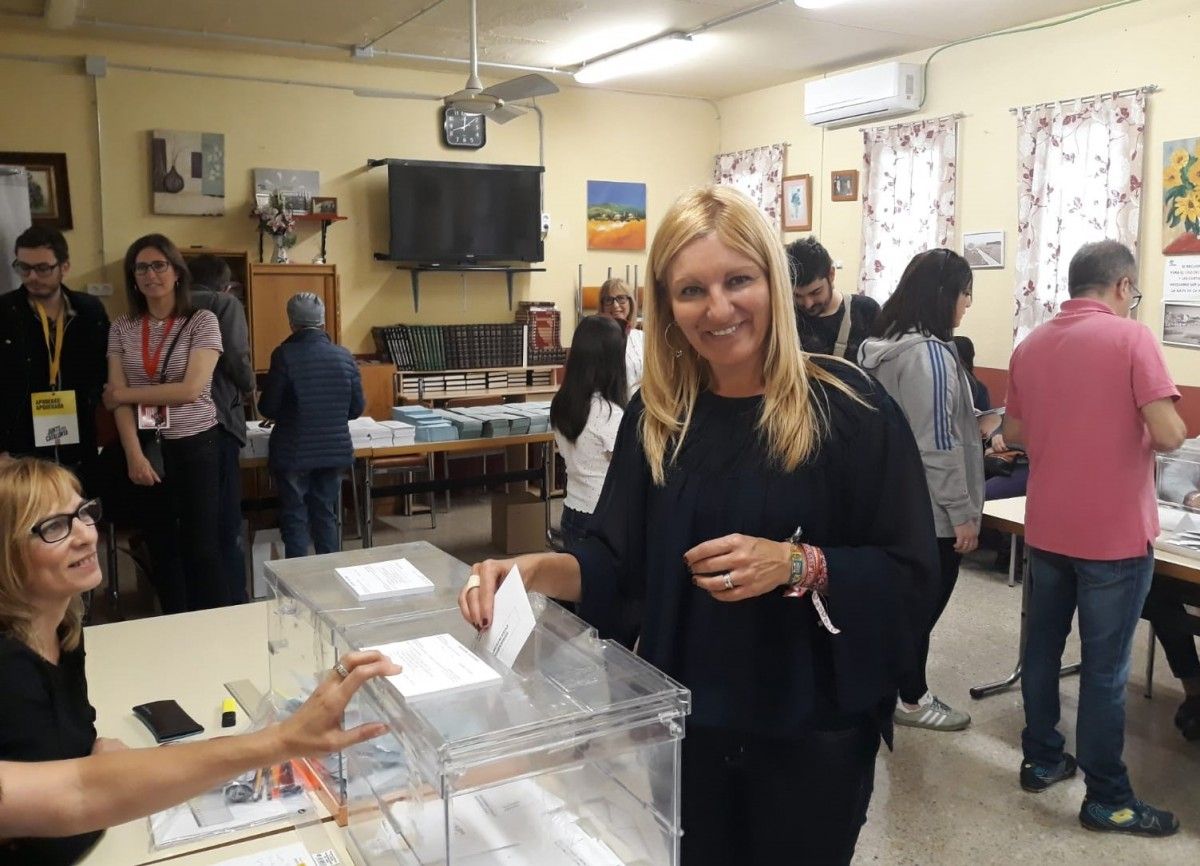 Ana María Martínez ha votat al Centre Cívic de Ca n'Oriol
