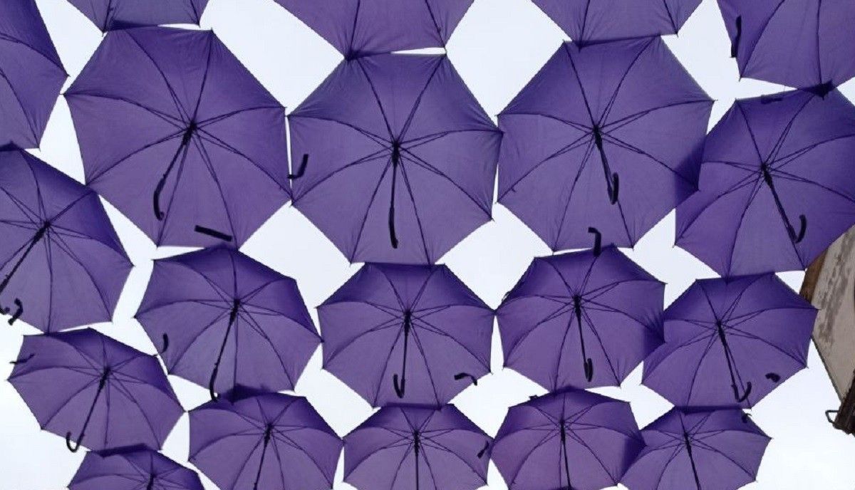 El projecte Umbrella Sky Project, una de les intervencions artístiques de la COLOR Week