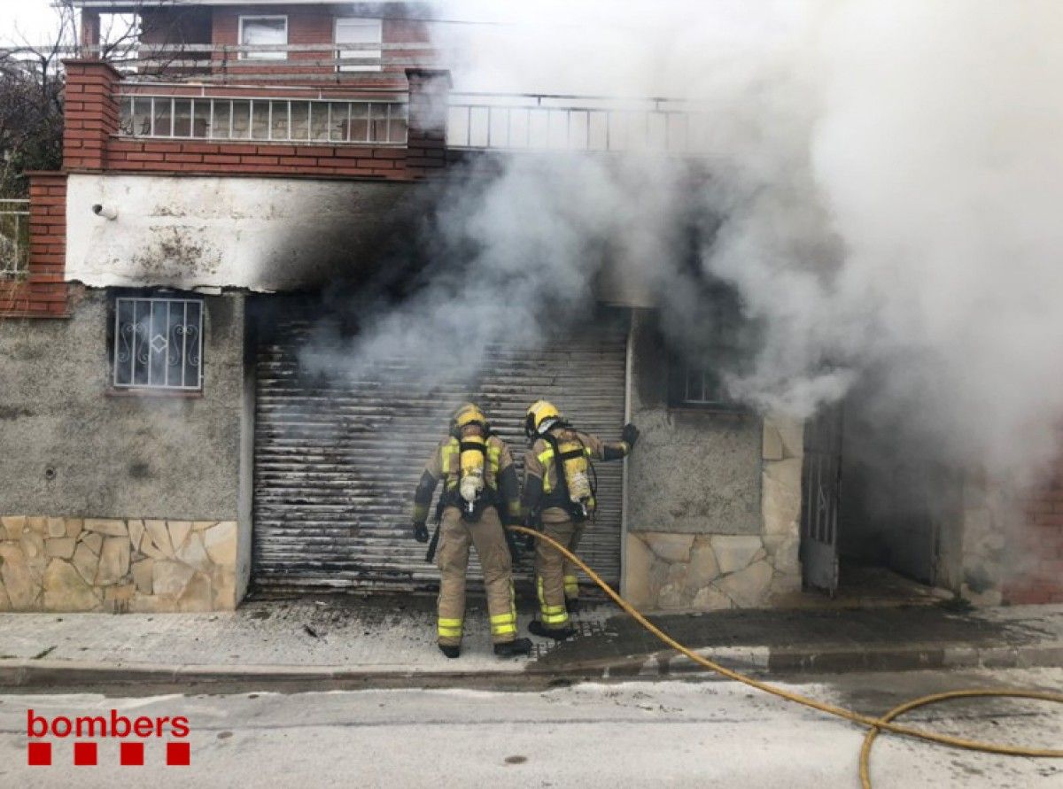 L'incendi ha sigut al número 9 del carrer Puigpedrós